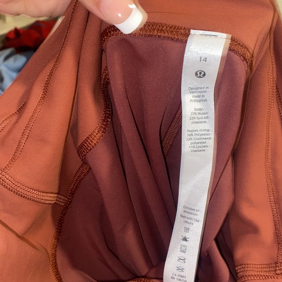 Lululemon wunder unders never worn size 14 - Picture 3 of 3